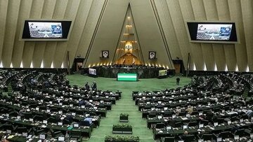 مجلس اول رکورد زد /ریزش تعداد نمایندگانِ روحانی مجلس در ادوار دوازده گانه +اینفوگرافی