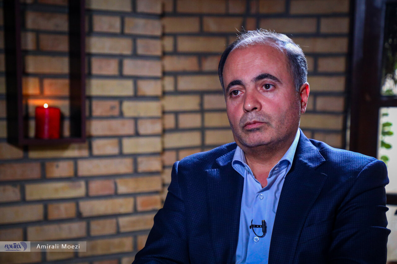 نوری قزلجه: فیلترینگ روی اعصاب مردم راه میرود /منتقدانِ سایبری روحانی در دولت رئیسی استخدام شدهاند /قالیباف از قدرت طلبی بدش نمیآید