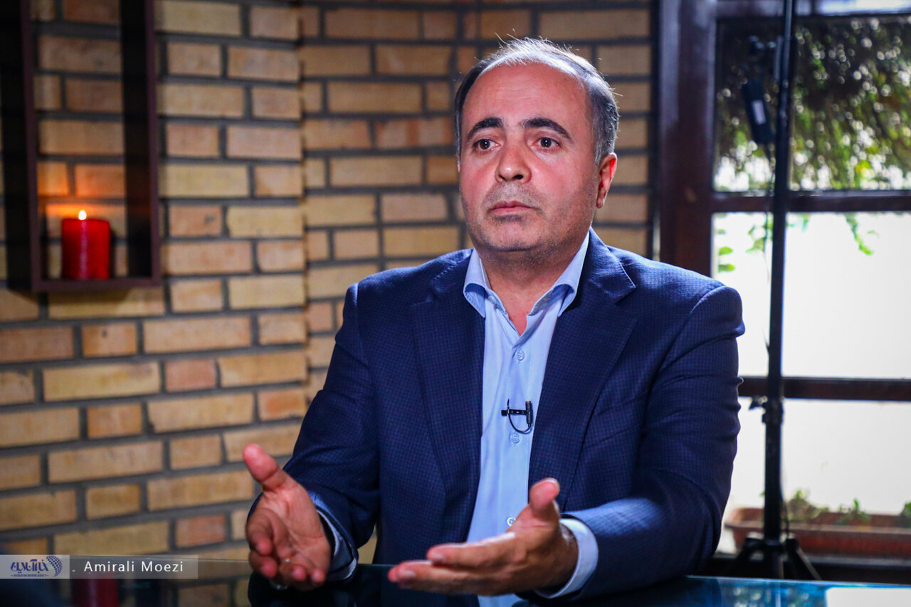 دولت پای خود را از روی سیم اینترنت بردارد /هزینه فیلترشکن، هزینه افزایش تعرفه اینترنت، همه از جیب ملت!