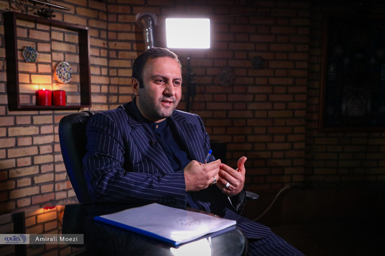 پیرهادی: قالیباف مخالف وزارت سعید محمد نبود / تاخیر دولت در وادات خودرو غلط است / قوای دیگر هم شاسی بلند گرفته بودند / اصولگرایان به یک لیست میرسند 6