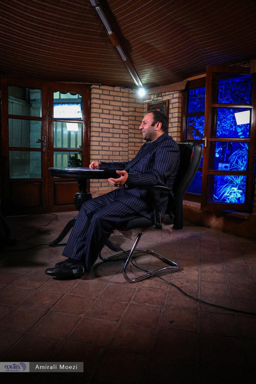 پیرهادی: قالیباف مخالف وزارت سعید محمد نبود / تاخیر دولت در وادات خودرو غلط است / قوای دیگر هم شاسی بلند گرفته بودند / اصولگرایان به یک لیست میرسند 4