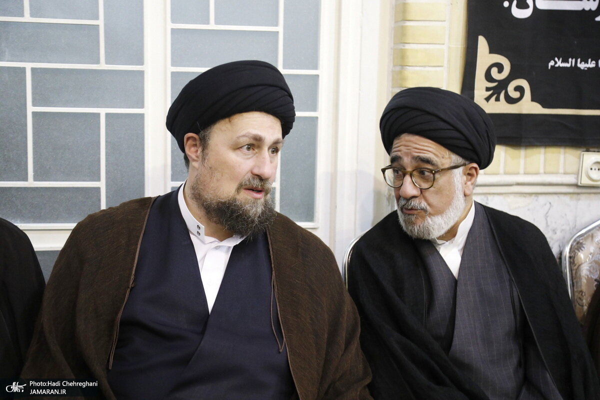 جدیدترین عکس از ۲ نوه امام خمینی در یک مراسم