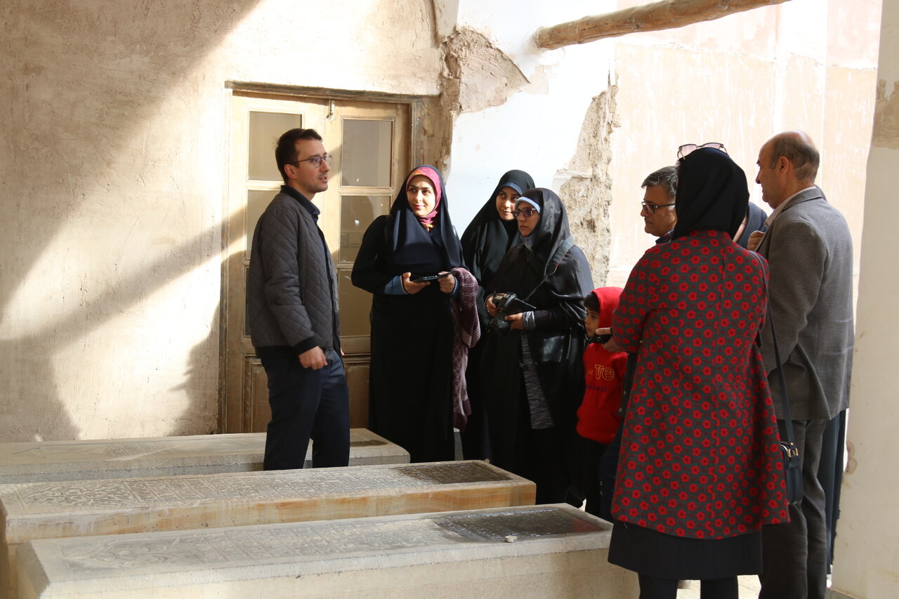 جلفاگردی در شهر ادیان توحیدی (۲)/ جاذبههای محله «سنگ تراشها» تا میدانی که «بایسیکلران» در آن تصویربرداری شد