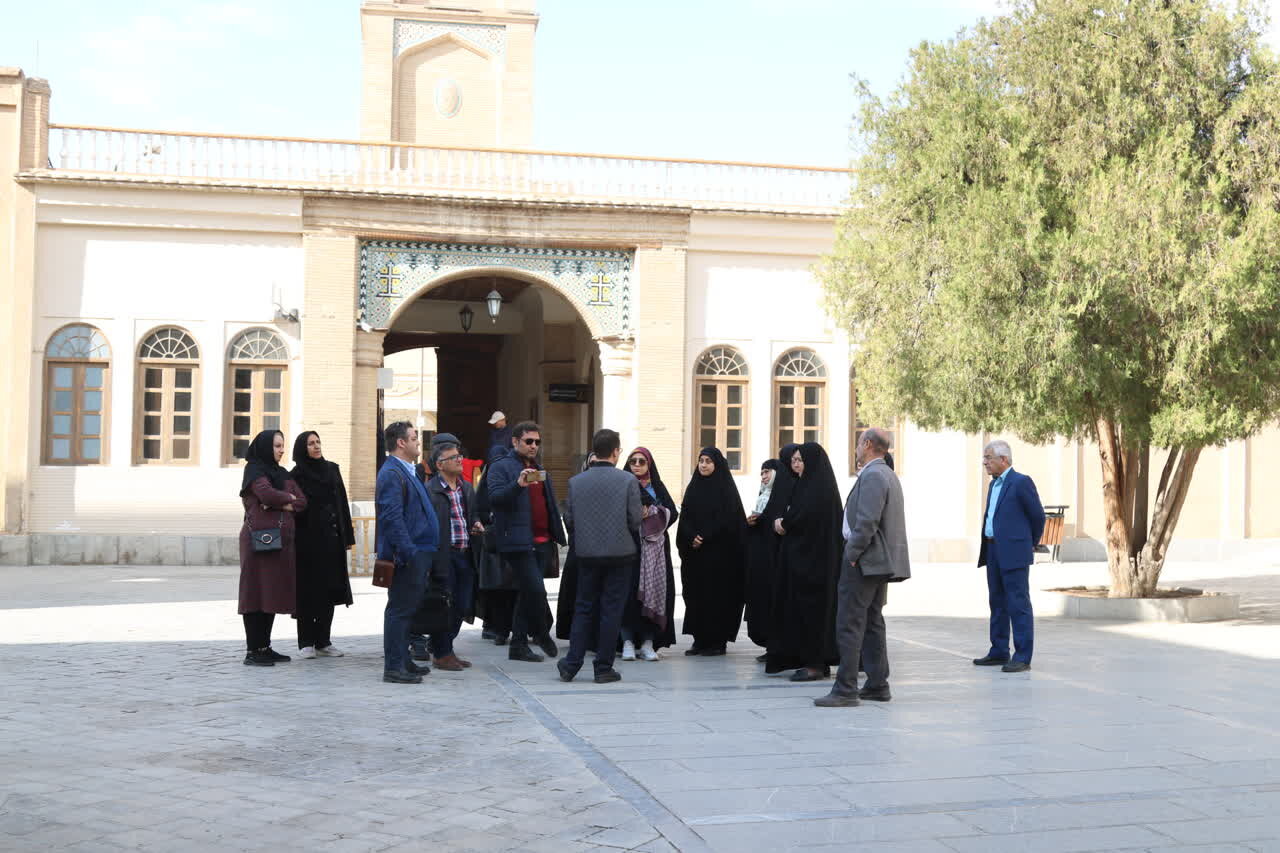 جلفاگردی در شهر ادیان توحیدی (۲)/ جاذبه‌های محله «سنگ تراشها» تا میدانی که «بایسیکل‌ران» در آن تصویربرداری شد