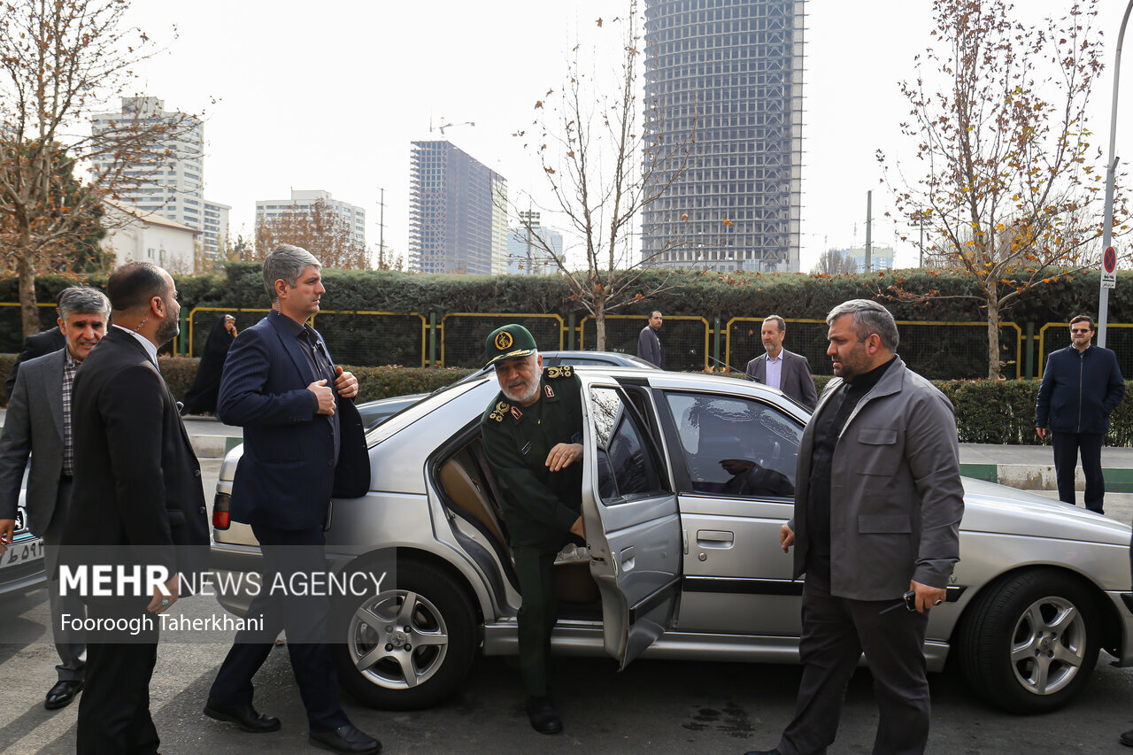 عکسی از خودروی فرماده کل سپاه پاسداران