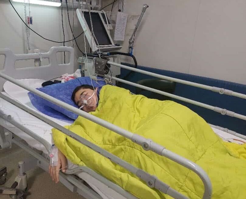 سینا علیخانی، کودک خوش سخن و سفیر کودکان SMA در بیمارستان بستری شد