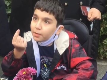 سینا علیخانی در بیمارستان بستری شد