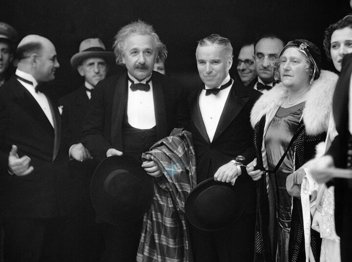 تصاویر ترمیم شده با وضوح بالا از دیدار آلبرت انیشتین و چارلی چاپلین