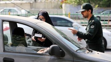 پیامِ سکوت رهبری درباره قانون حجاب از نگاه رسانه اصلاح طلب / تصویب کنندگان این قانون شعری گفته اند که در قافیه اش مانده اند
