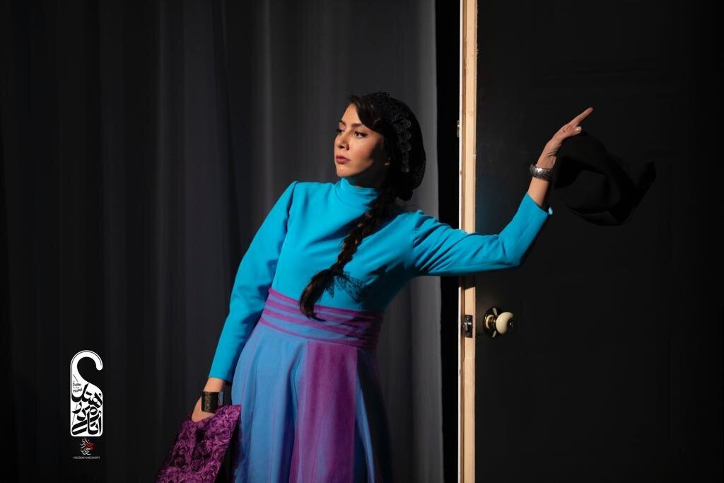 مونا فرجاد : من از کودکی سودای کارگردانی داشتم ولی همیشه اول بازیگر هستم