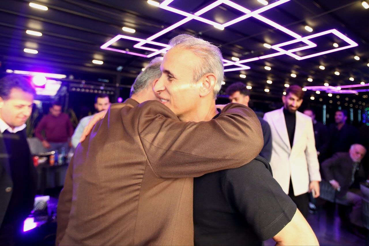 عکس| آشتیکنان در پرسپولیس؛ درویش و یحیی در آغوش یکدیگر!