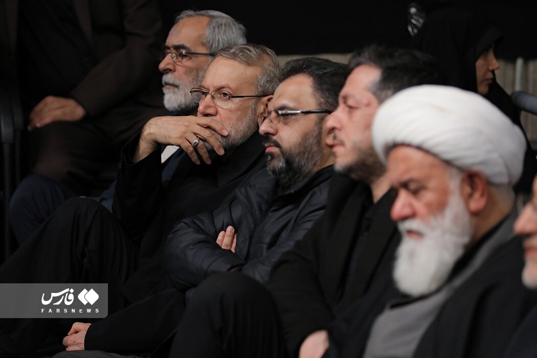 عکسی از علی لاریجانی، باهنر و سیدمحمود علوی در محضر رهبری