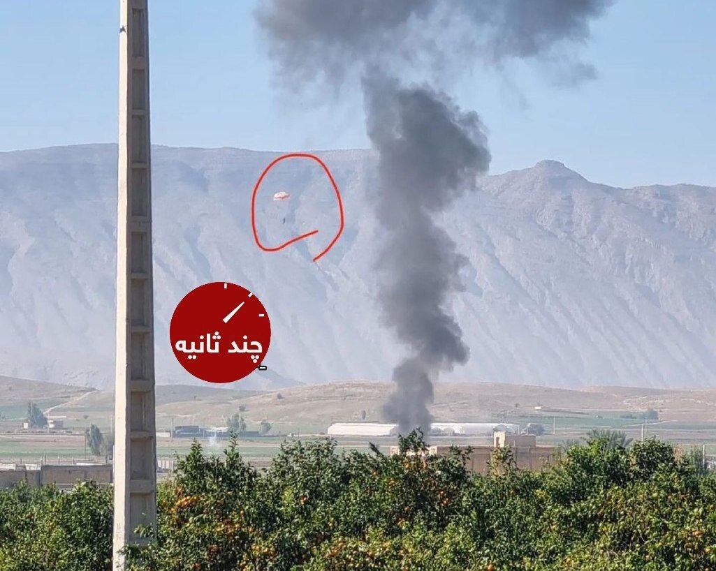 لحظه ایجکت خلبان هواپیمای سوخو ٢٢/ عکس