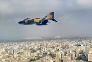 ببینید | پرواز جنگنده F4 شبح خلیج فارس در ارتفاع پایین برفراز ساحل و شهر زیبای بندرعباس