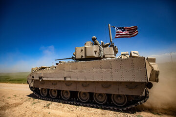 عکس | ماشین جنگی آمریکا ترسناک تر است یا این سلاح ارتش ولادمیر پوتین؟