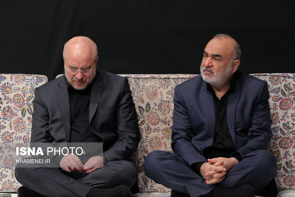 فرمانده کل سپاه بدون لباس نظامی در محضر رهبر انقلاب + عکس