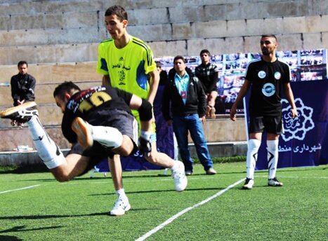 یک ایرانی آقا گل راگ فوتبال جهان