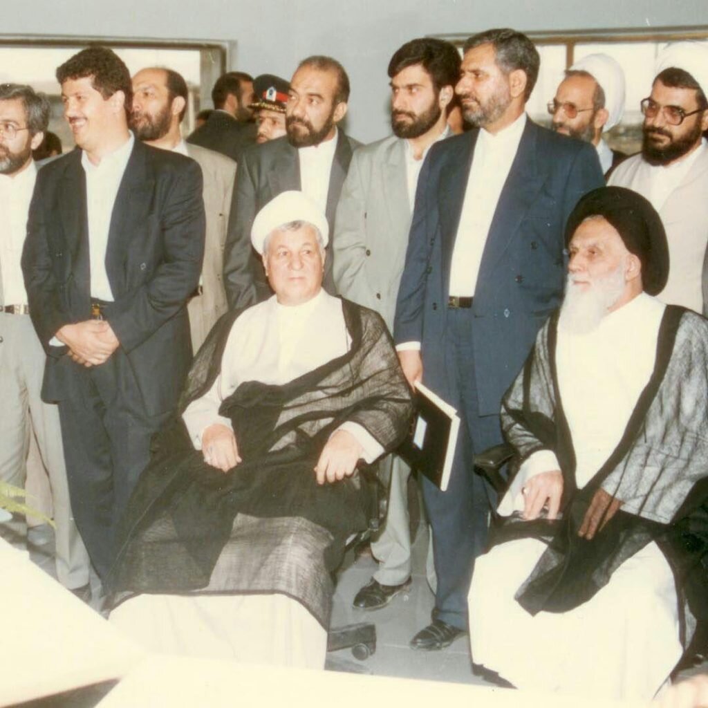 عکس دیدنی از روزگار جوانی روحانی، جهانگیری و نوربخش در کنار آیت الله هاشمی / روزی که کامپیوتر وارد ایران شد 2