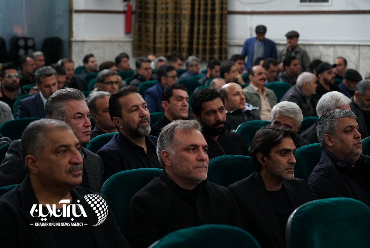 تصاویر | حضور چهرههای سرشناس در مراسم ترحیم مادر محمدحسین میثاقی؛ از مایلیکهن و رحمان رضایی تا قلعهنویی و استیلی