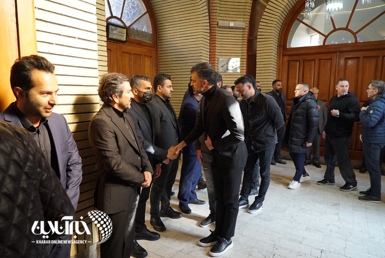 تصاویر | حضور چهرههای سرشناس در مراسم ترحیم مادر محمدحسین میثاقی؛ از مایلیکهن و رحمان رضایی تا قلعهنویی و استیلی