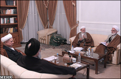 تصاویر دیده نشده از دورهمی آیت الله هاشمی، ابراهیم رئیسی و آملی لاریجانی /محمد یزدی و احمد خاتمی هم بودند