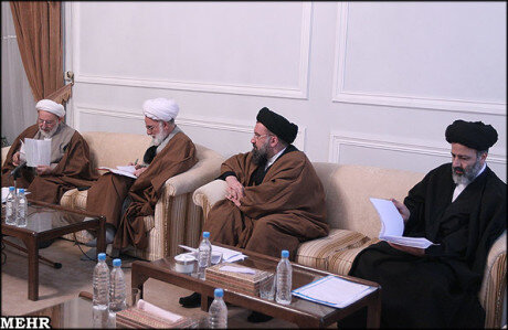 تصاویر دیده نشده از دورهمی آیت الله هاشمی، ابراهیم رئیسی و آملی لاریجانی /محمد یزدی و احمد خاتمی هم بودند