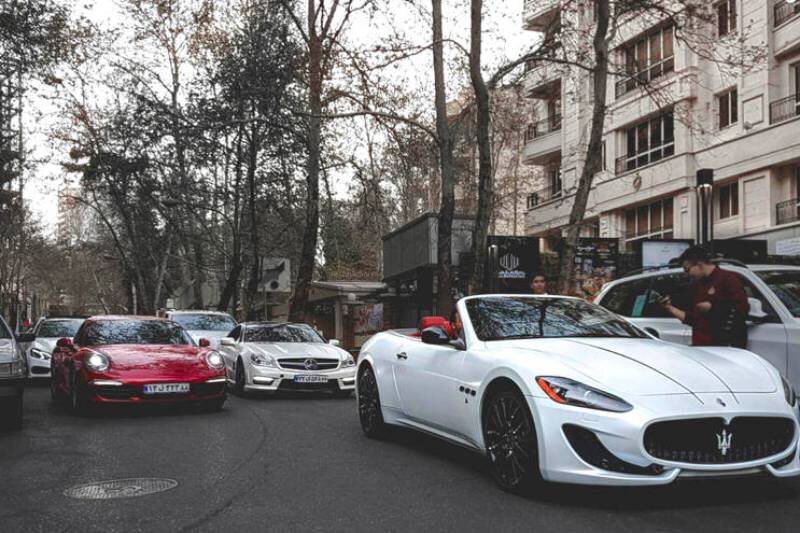 ببینید | جولان خودروی 50 میلیاردی در خیابان فرشته تهران