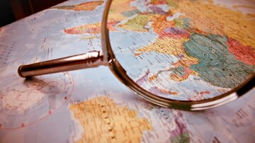 تصاویر | ترسیم نقشه جغرافیای ایران به عنوان طراحی داخلی یک ساختمان