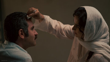 چرا ملاقات خصوصی پریناز ایزدیار و هوتن شکیبا پرفروش شد؟ / تصاویر + جدول پر مخاطبترین فیلمهای بعد از انقلاب