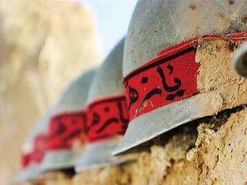 کولی دادن یک شهید به مادرش/ تا قبول نکنی از اینجا تکون نمی‌خورم +عکس