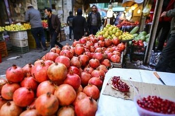 تورم دورهمیها را نشانه رفت/ سفره یلدا بدون شام هم میلیونی شد تورم دورهمیها را نشانه رفت/ سفره یلدا بدون شام هم میلیونی شد