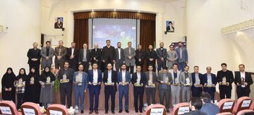 کسب رتبه برتر پژوهشگر استان سمنان در آیین تجلیل از پژوهشگران برتر دانشگاه فنی و حرفهای کسب رتبه برتر پژوهشگر استان سمنان در آیین تجلیل از پژوهشگران برتر دانشگاه فنی و حرفهای