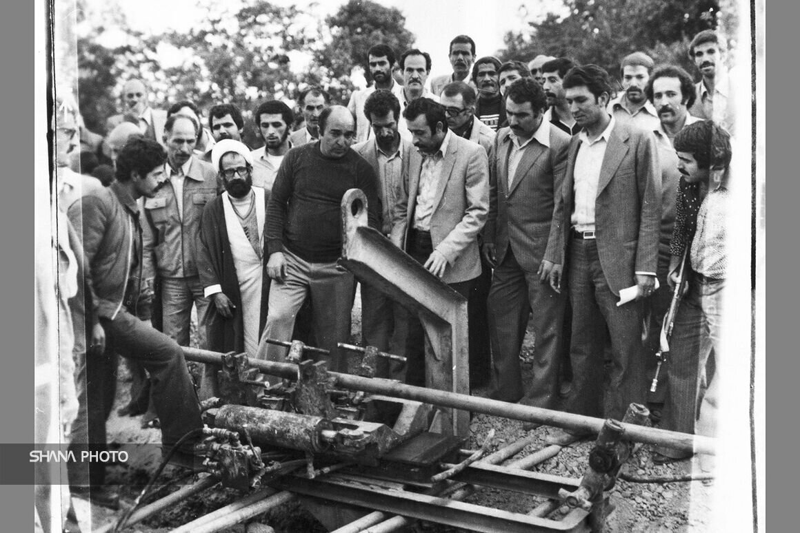 ماجرای اسارت وزیر ایران توسط نیروهای بعثی/ عکسش بر صندلی خالی وزارت تمام دوربینهای دنیا را به خود معطوف کرد +عکس