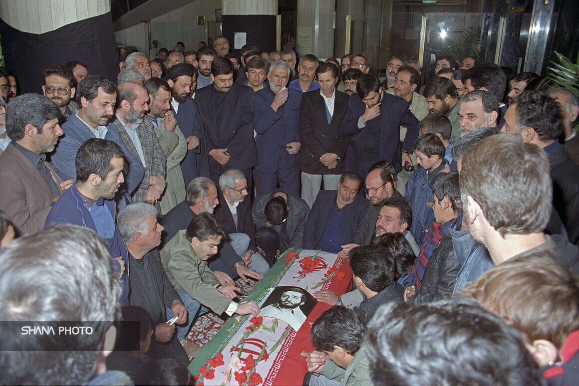 ماجرای اسارت وزیر ایران توسط نیروهای بعثی/ عکسش بر صندلی خالی وزارت تمام دوربینهای دنیا را به خود معطوف کرد +عکس