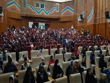 تور گردشگری تفریحی، آموزشی برای کودکان کار در کرمانشاه برگزار شد