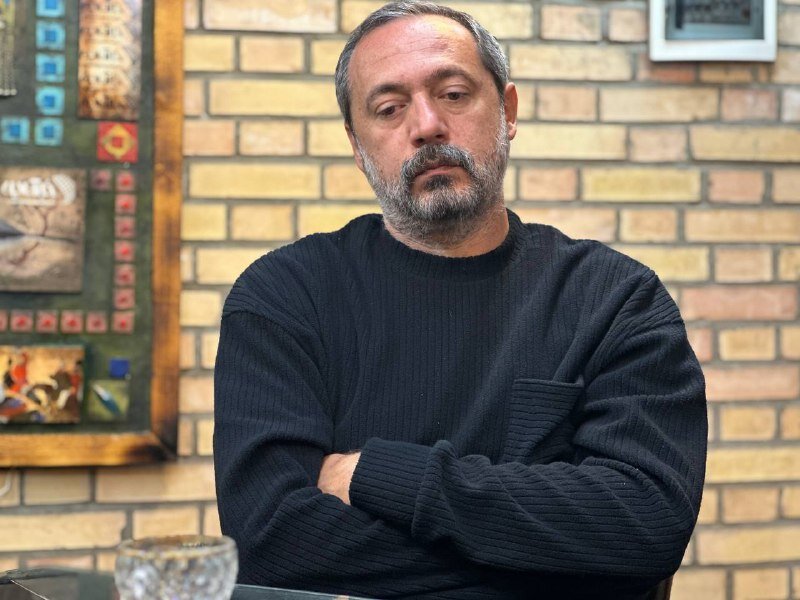 دم از دمکراسی میزنند؛ اما از روی نعش آدمها رد میشوند/ اجرای نمایش در چنین شرایطی «جنون محض» است/ تئاتر خصوصی به جریان اصلی ضربه زد