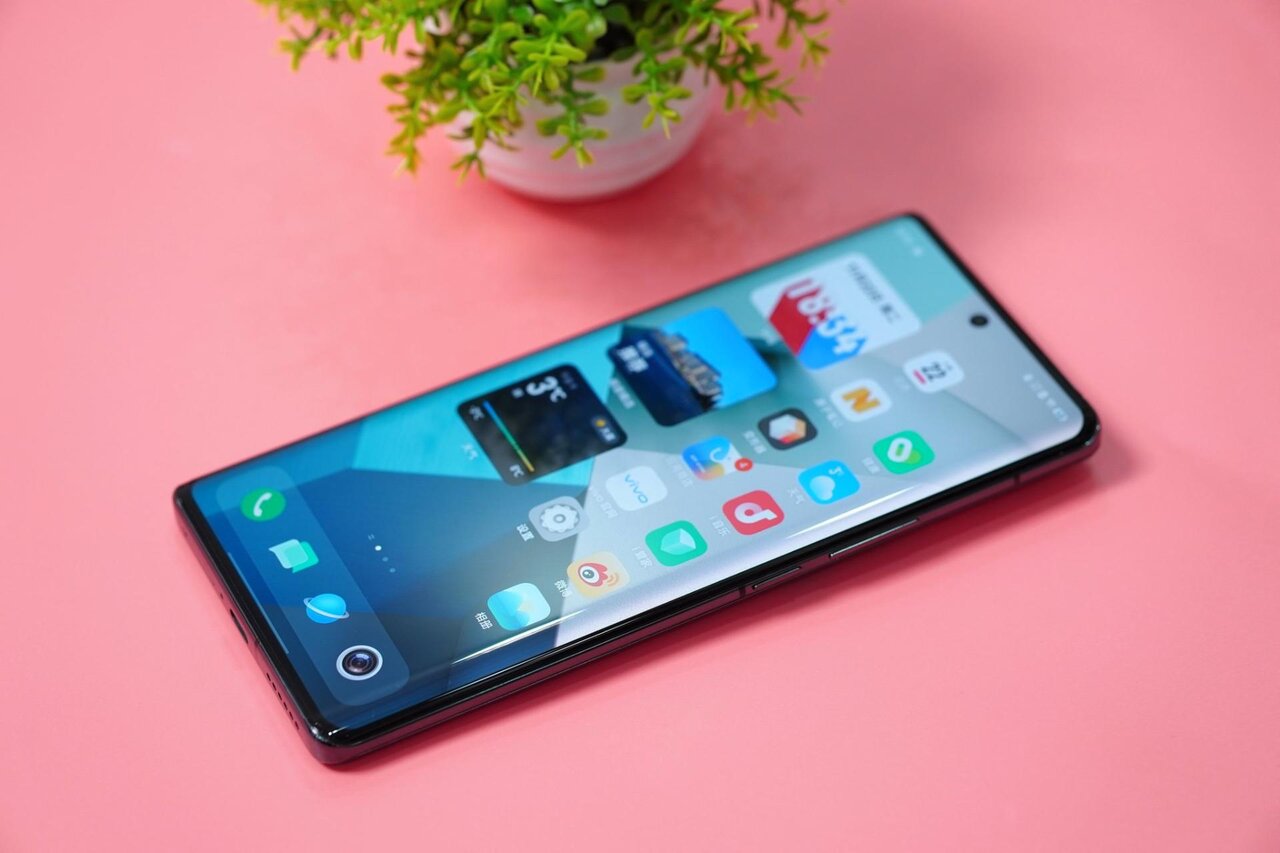 ساخت نمایشگر تلفنهمراه از چوب!