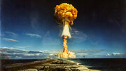 عکس | تصویری ترسناک از انفجار یک بمب هسته‌ای ۱۵ کیلوتنی زیر آب!
