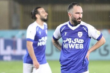 هافبک سابق استقلال در لیست نکونام هافبک سابق استقلال در لیست نکونام