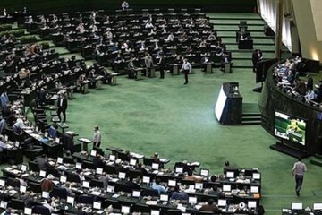 پس لرزه های غیبت 62 نماینده در مجلس یازدهم / مگر مجلس «خانه خاله» است؟