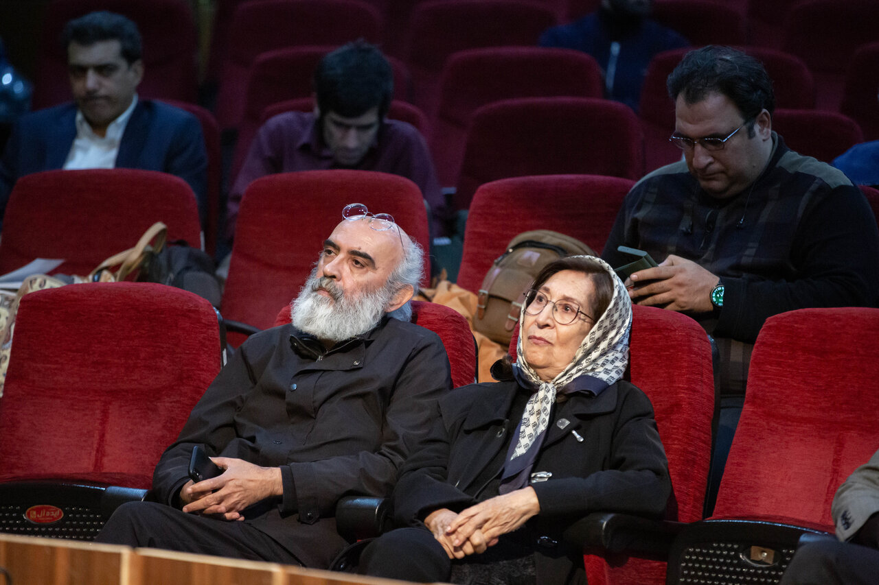 مهمترین آرزوی معتمدنژاد شکلگیری چیزی به اسم علم ارتباط، خانواده ارتباطات و منظومه ارتباطات بود تا بتواند به حل و فصل مسائل ایران کمک کند