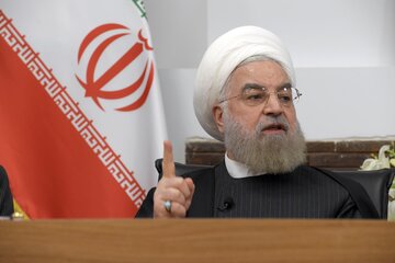 حسن روحانی: نظام ما مبتنی بر قانون اساسی است، نه آنچه امروز رفتار می‌کنند/ بقای اقلیت حاکم در خلوتی صندوق رأی است