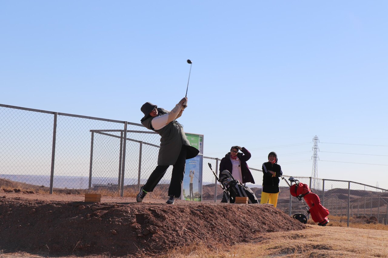 عکس | از مادرانهها تا رقابت سخت در باد!