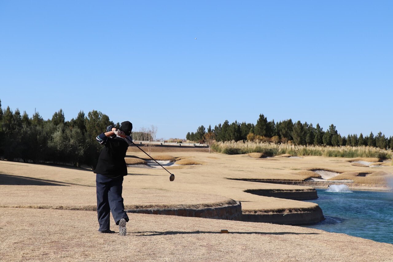 عکس | از مادرانهها تا رقابت سخت در باد!