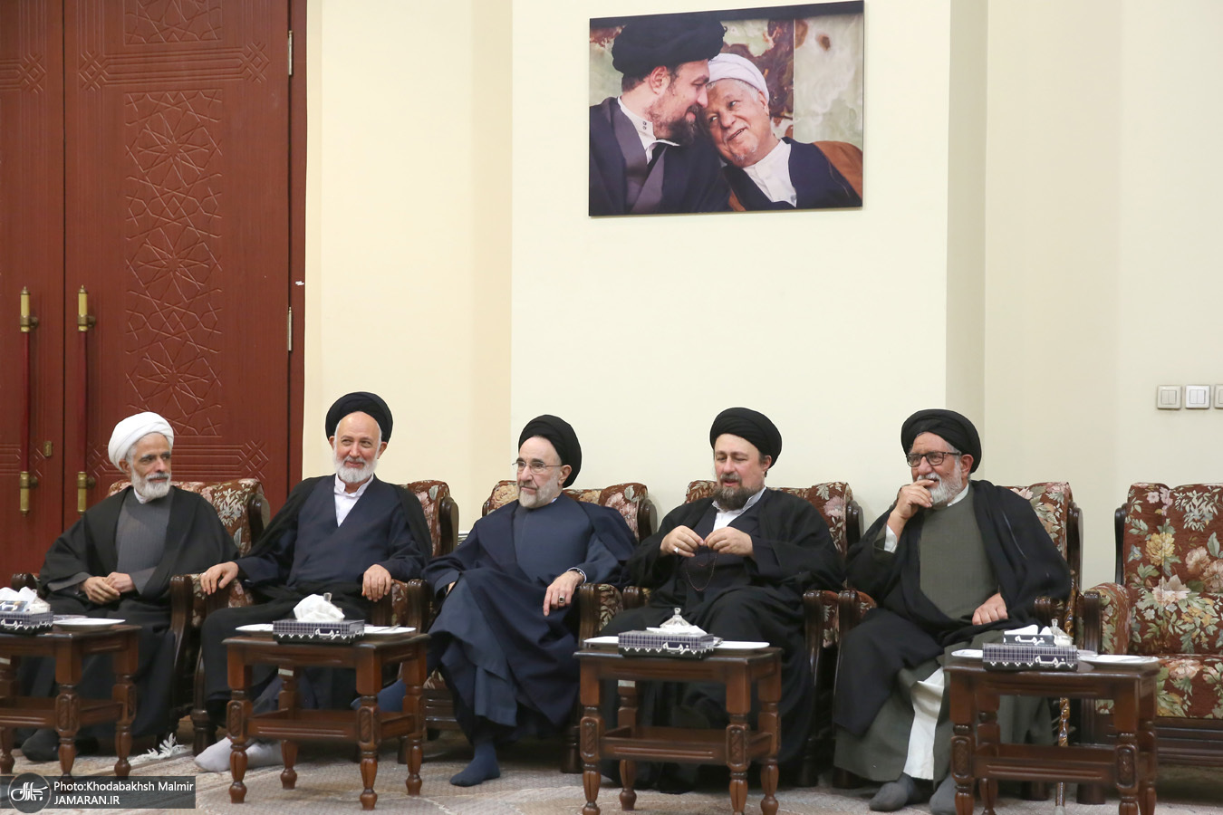 گپ و گفت سیدحسن خمینی و سیدمحمد خاتمی در مرقد امام/ مجید انصاری و موسوی لاری هم آمدند +عکس