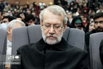 حمایت علی لاریجانی از «غلامرضا تاجگردون» در انتخابات مجلس دوازدهم / انصافا فرد متبحری در برنامهریزیهای کلان کشور هستند