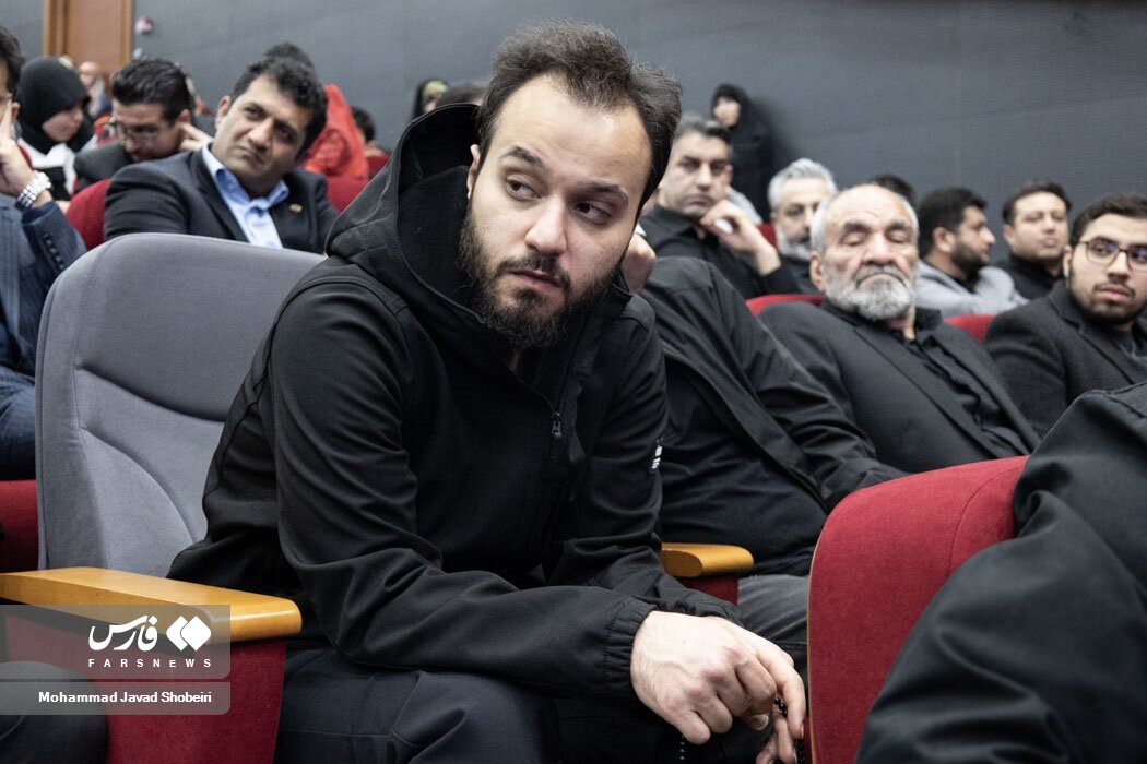 خوش و بش علی لاریجانی با فرمانده سپاه قدس/ فرزندان سردار سلیمانی هم بودند +عکس