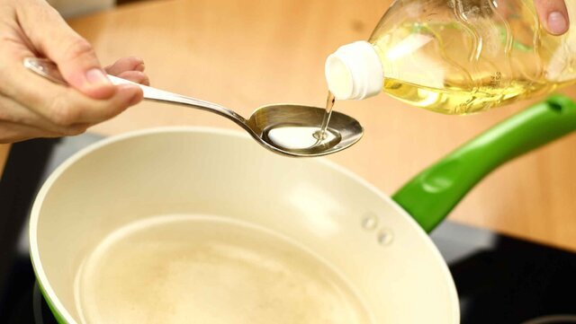 روغن کانولا یا آفتابگردان؟/ چرا میگویند روغن کانولا مصرف کنید؟/ روغن کانولا تراریخته است؟