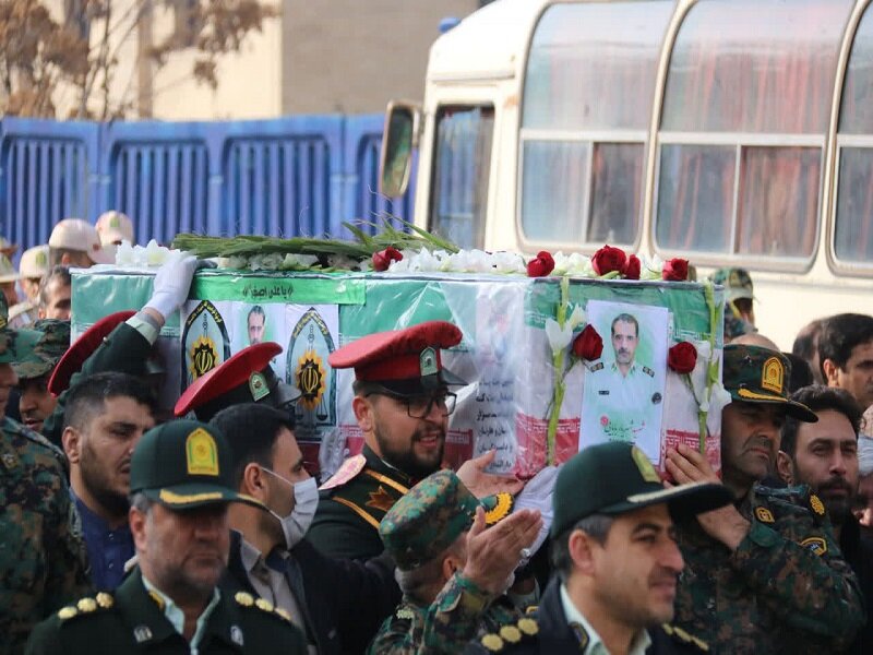 مراسم تشییع پیکر شهید فراجا «شهریار بابایی» در کرمانشاه برگزار شد