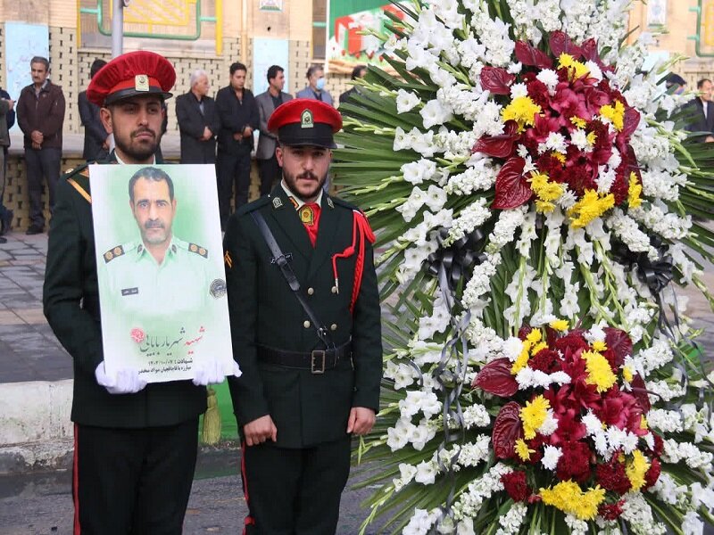 مراسم تشییع پیکر شهید فراجا «شهریار بابایی» در کرمانشاه برگزار شد